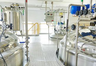 shutterstock_217121023-BiopharmTanks